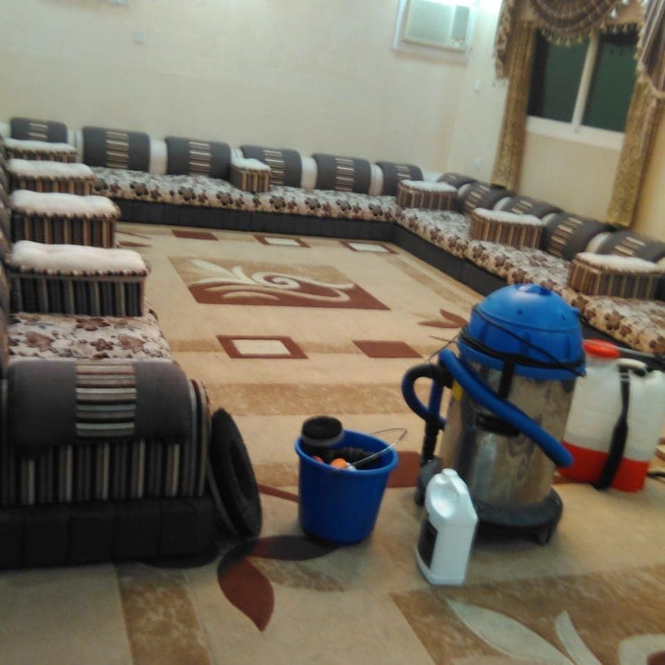 خدمات تنظيف المجالس