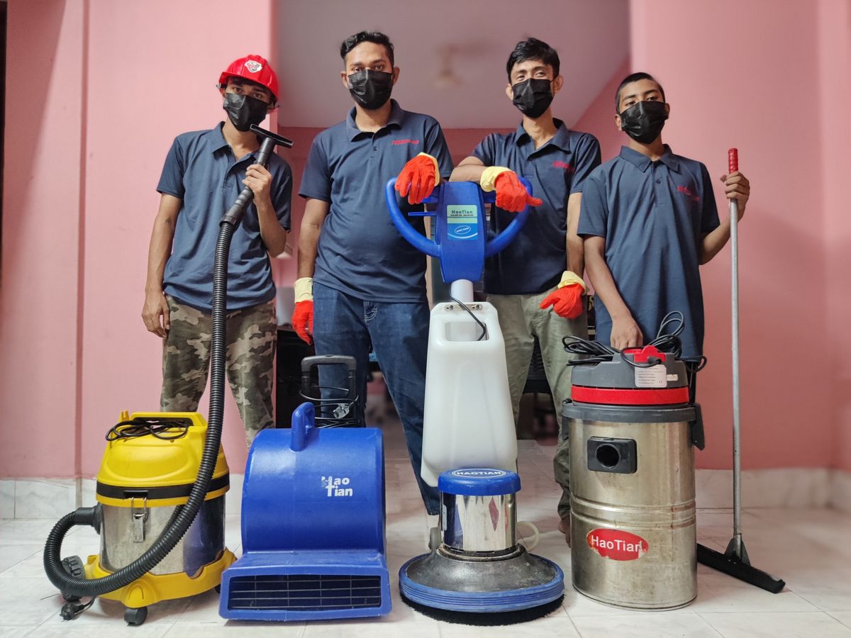 فريق عمل شركة تنظيف منازل بالمذنب